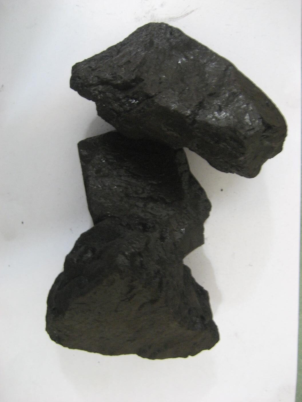 Gilsonite lump